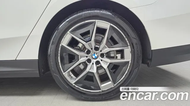 BMW 5 серии 2023 thumb 12
