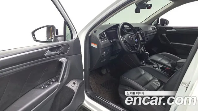 Volkswagen Tiguan 2018 thumb 10