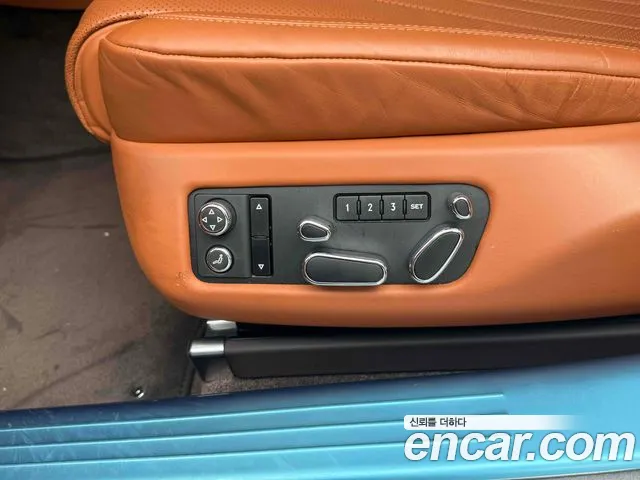 Bentley Flying Spur 2018 thumb 6