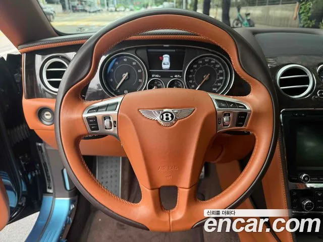 Bentley Flying Spur 2018 thumb 8