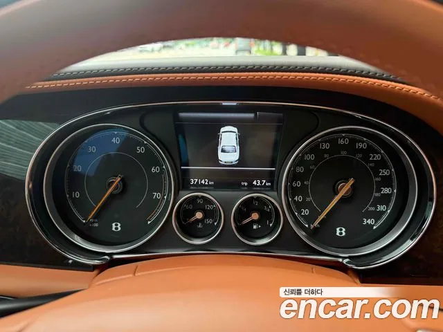Bentley Flying Spur 2018 thumb 11