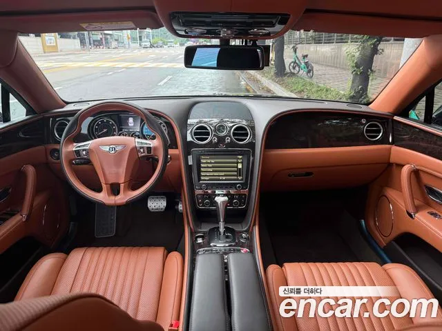 Bentley Flying Spur 2018 thumb 9