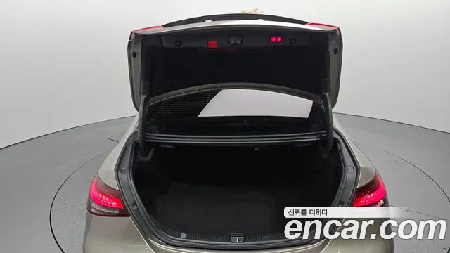 Mercedes-Benz E-Class 2022 thumb 12
