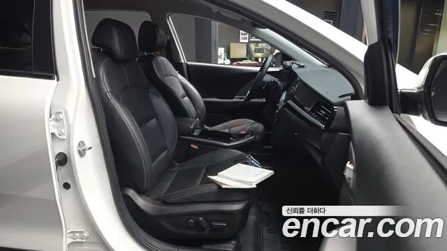 Kia Niro Plus 2023 thumb 9