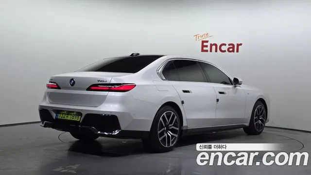 BMW 7 серии 2024 thumb 9