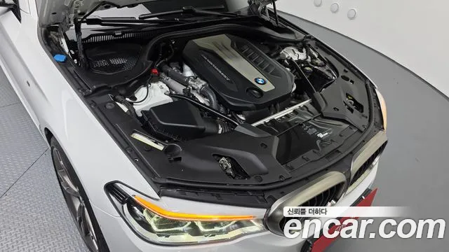 BMW 5 серии 2018 thumb 11