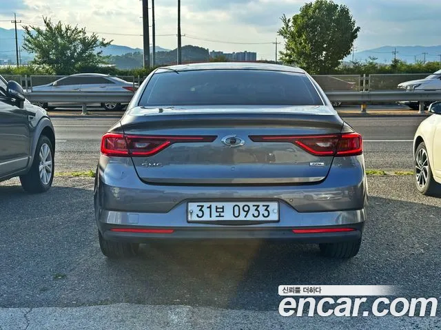 Renault SM6 2016 thumb 8