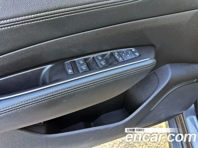 Renault SM6 2016 thumb 11