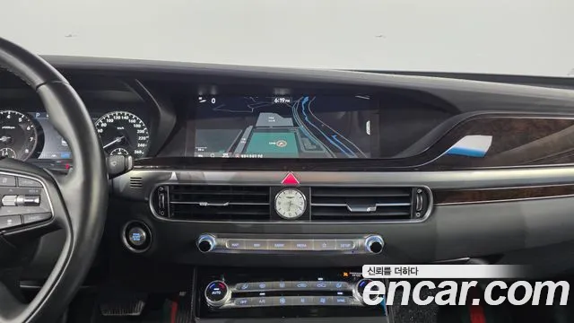 Genesis G90 2018 thumb 10
