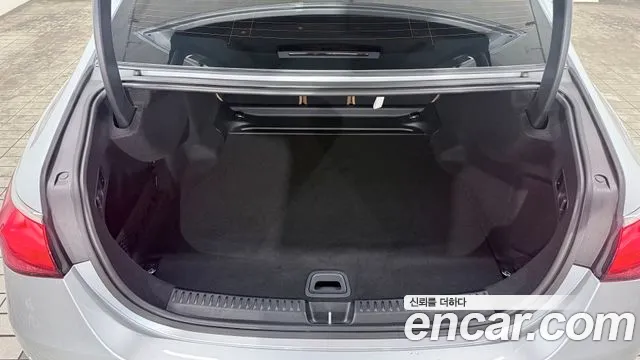 Mercedes-Benz E-Class 2024 thumb 12