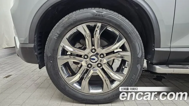 KGM Rexton 2017 thumb 10