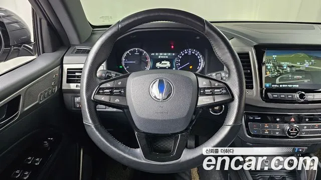 KGM Rexton 2017 thumb 3