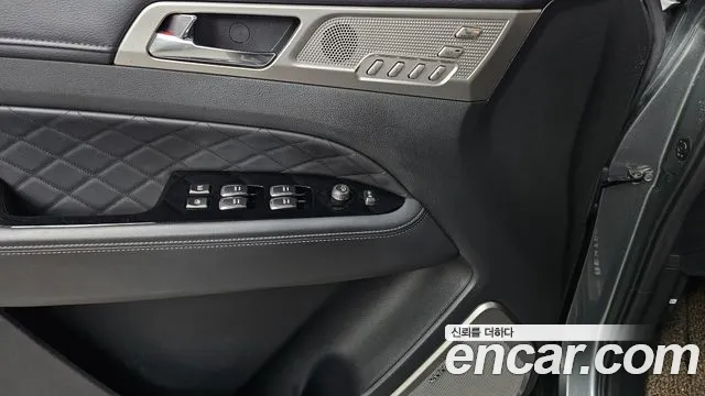 KGM Rexton 2017 thumb 9