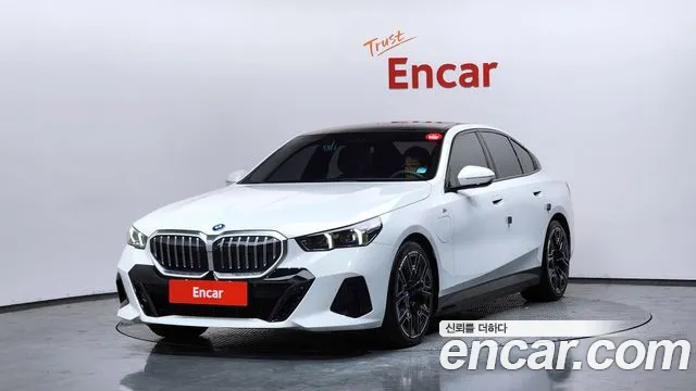 BMW 5 серии 2024 thumb 11
