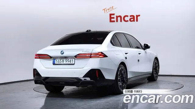BMW 5 серии 2024 thumb 3