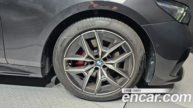 BMW 5 серии 2025 thumb 3