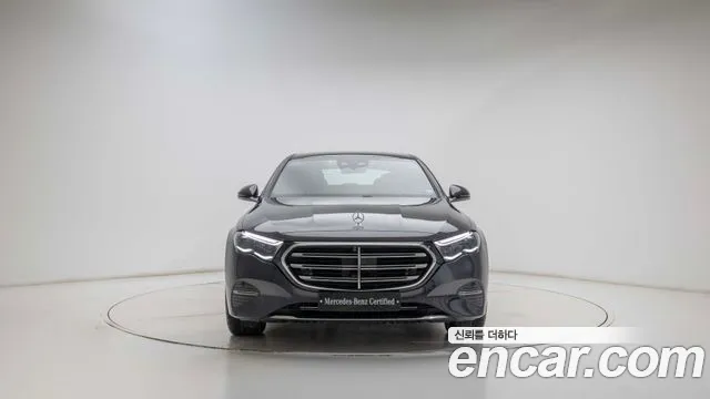 Mercedes-Benz E-Class 2025 thumb 4