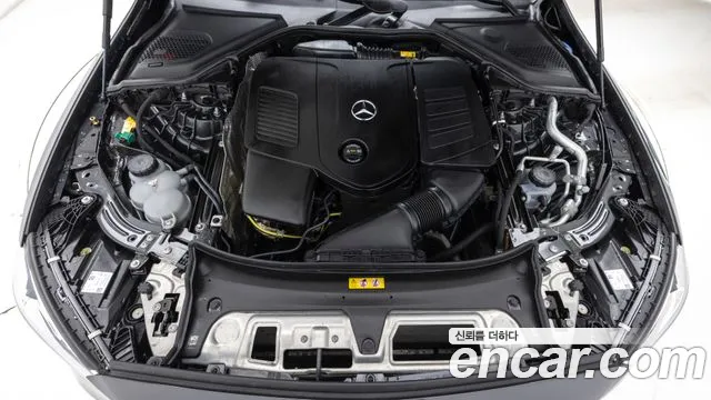 Mercedes-Benz E-Class 2025 thumb 6
