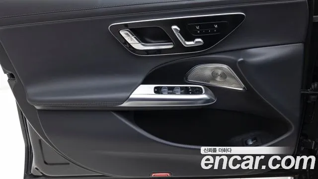 Mercedes-Benz E-Class 2025 thumb 5