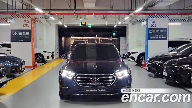 Mercedes-Benz E-Class 2025 thumb 6