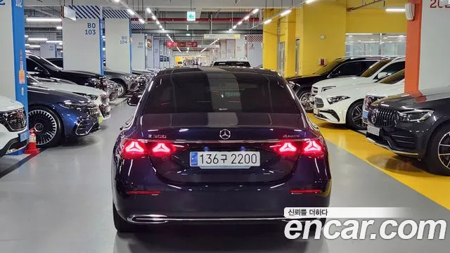 Mercedes-Benz E-Class 2025 thumb 5