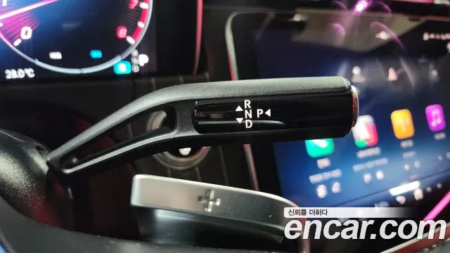 Mercedes-Benz E-Class 2025 thumb 9