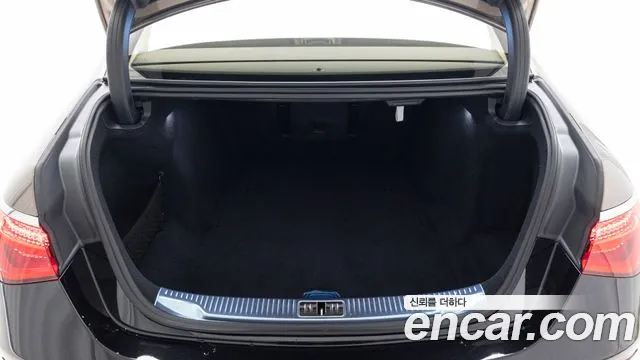 Mercedes-Benz S-Class 2025 thumb 7