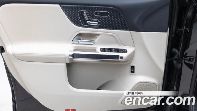 Mercedes-Benz EQB 2025 thumb 9