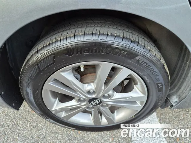 Hyundai Avante 2017 thumb 6