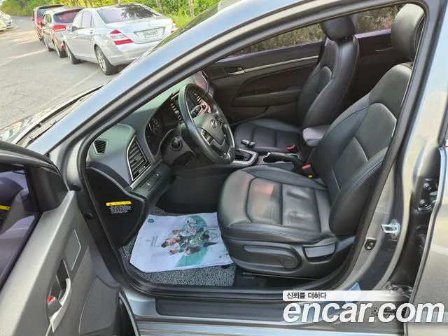 Hyundai Avante 2017 thumb 3