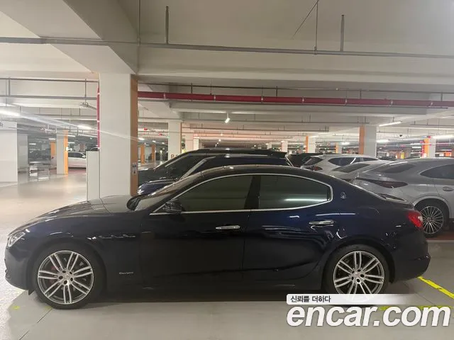 Maserati Ghibli 2018 thumb 10