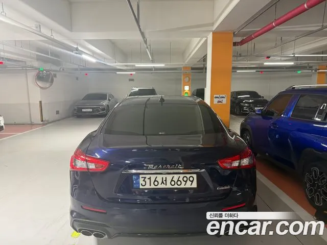 Maserati Ghibli 2018 thumb 6
