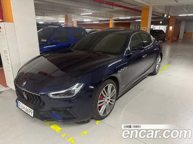 Maserati Ghibli 2018 thumb 4