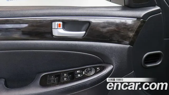 Hyundai Genesis 2013 thumb 6