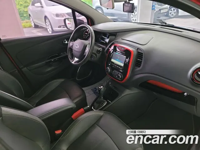 Renault QM3 2015 thumb 12