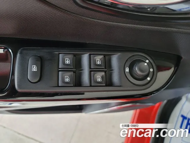 Renault QM3 2015 thumb 6