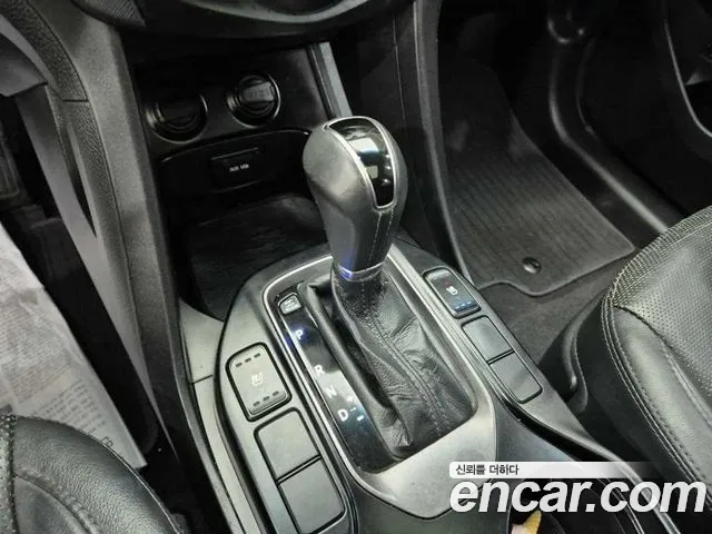 Hyundai Санта Фе 2015 thumb 12