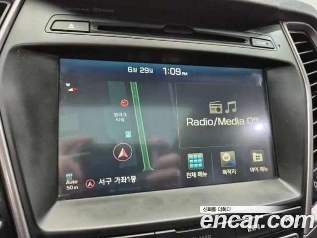 Hyundai Санта Фе 2015 thumb 3
