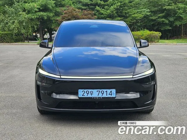 Tesla Model Y 2025 thumb 11