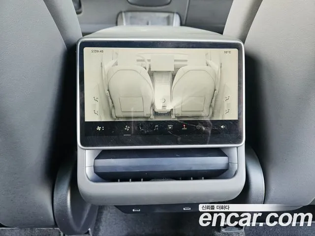 Tesla Model Y 2025 thumb 12