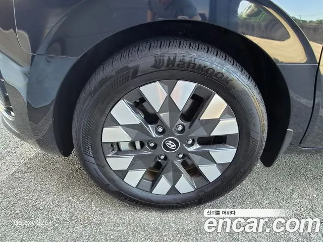 Hyundai Staria 2023 thumb 10