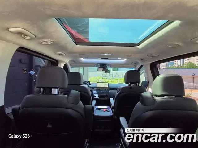 Hyundai Staria 2023 thumb 11