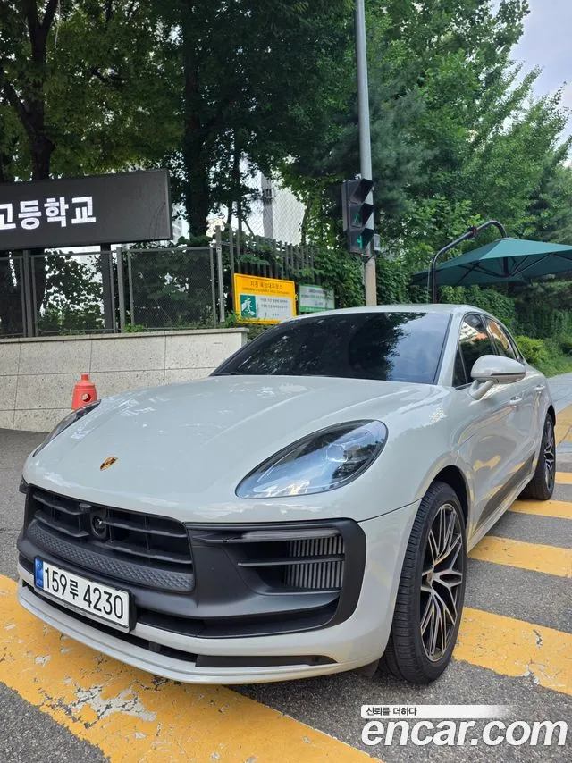 Porsche Macan 2023 thumb 3
