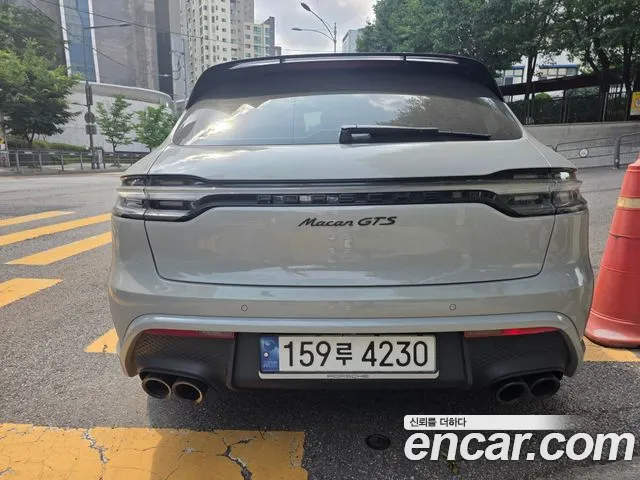 Porsche Macan 2023 thumb 10