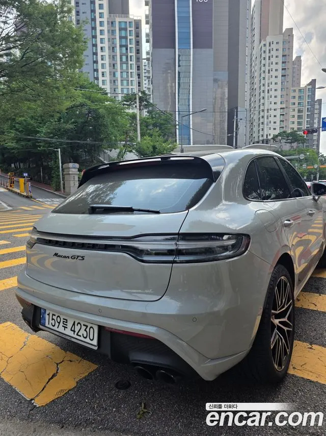 Porsche Macan 2023 thumb 4