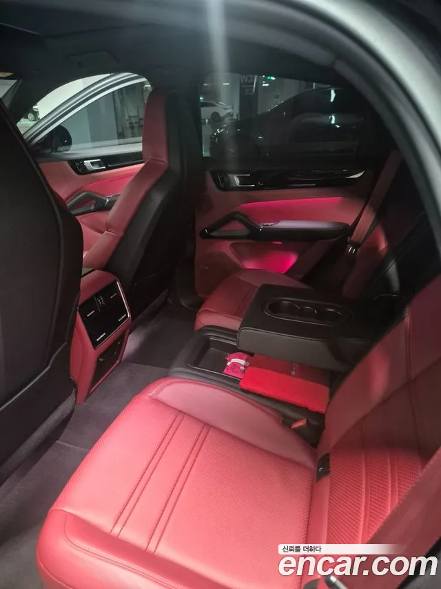 Porsche Cayenne 2020 thumb 9