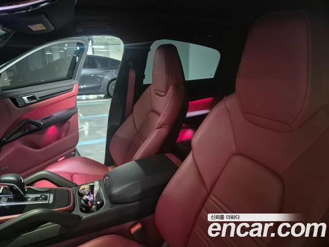 Porsche Cayenne 2020 thumb 12
