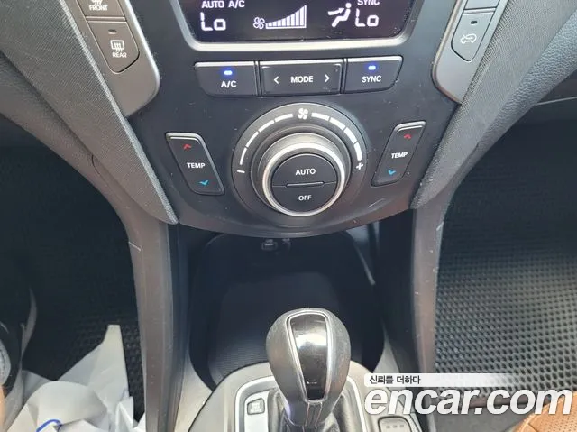 Hyundai Santafe 2016 thumb 4