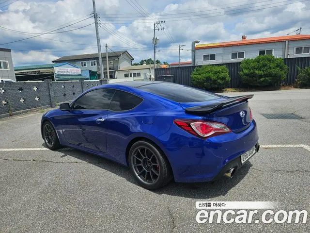 Hyundai Genesis 2013 thumb 2