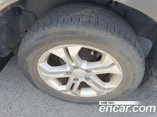 KGM Korando 2014 thumb 7